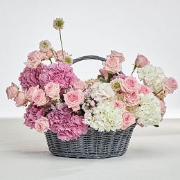 Корзина из гортензий и роз №1953